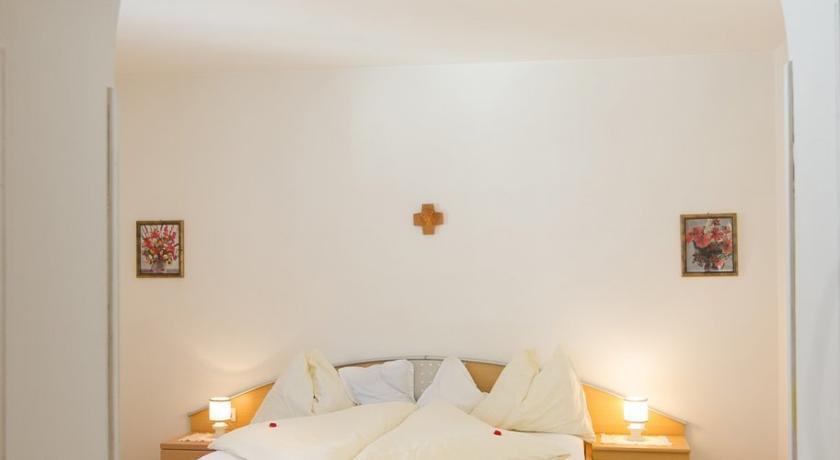 Garni Gartenheim Caldaro Room photo